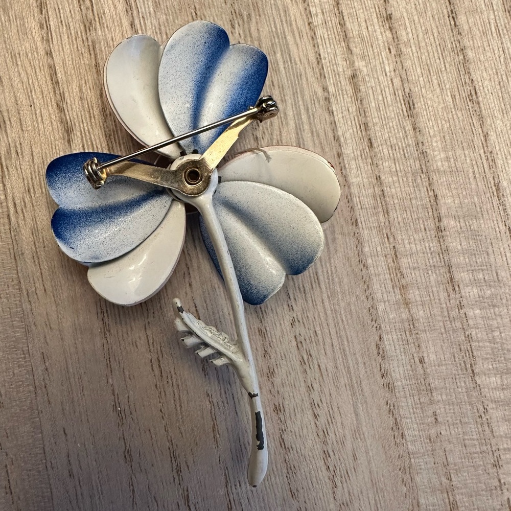 Vintage Flower Pin - Picture 3 of 3